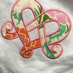 Alternative view of Love Knot applique design 4x4 5x5