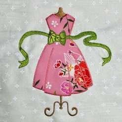 Dress form  quilt block - Image 4
