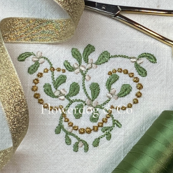 Mistletoe and Pearls corner